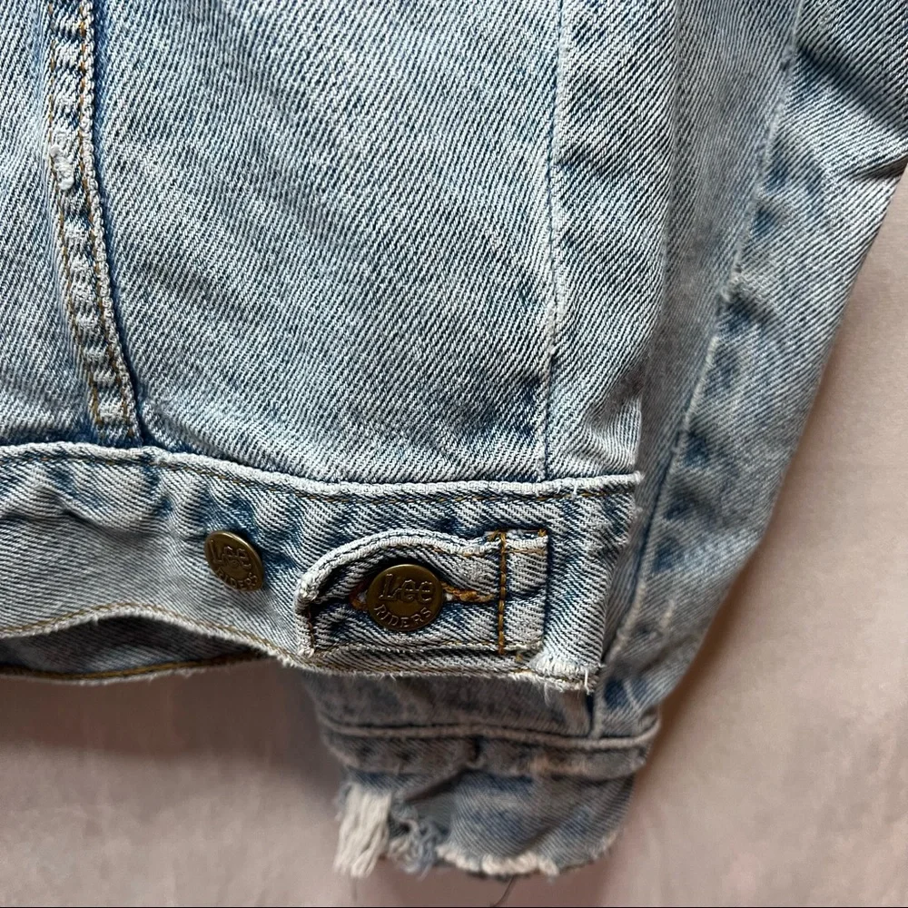 Vintage Lee Riders Denim Jacket Distressed Size Medium - Picture 5 of 15